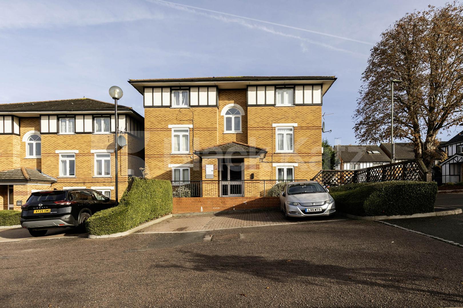 Great apartment Wheatcroft Court, Hendon